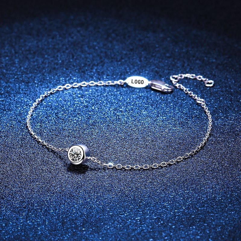Classic style Bracelet with 30 points certified moissanite