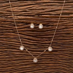 Kundan Classic Pendant Set With Gold Plating